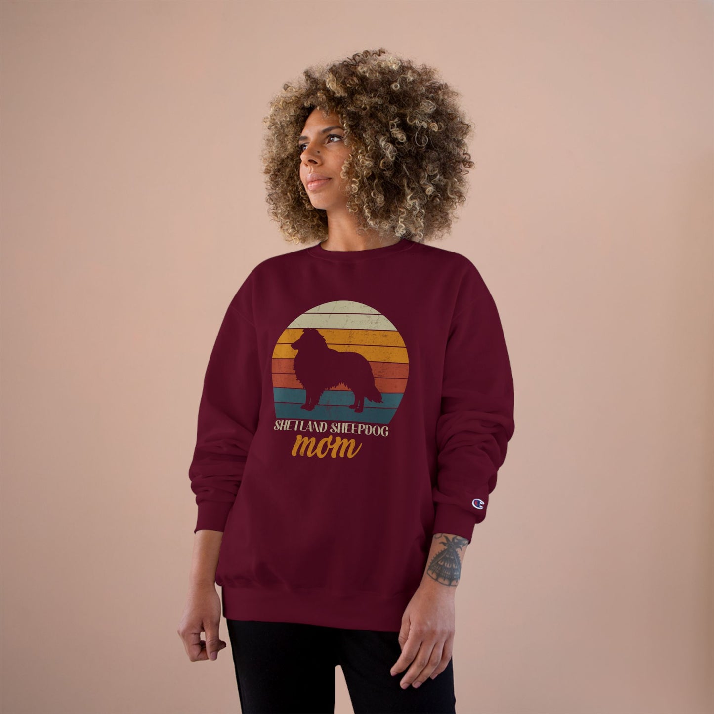 Shetland Sheepdog Mom Sunset – Retro Sunset Dog Mom Champion Crewneck Top
