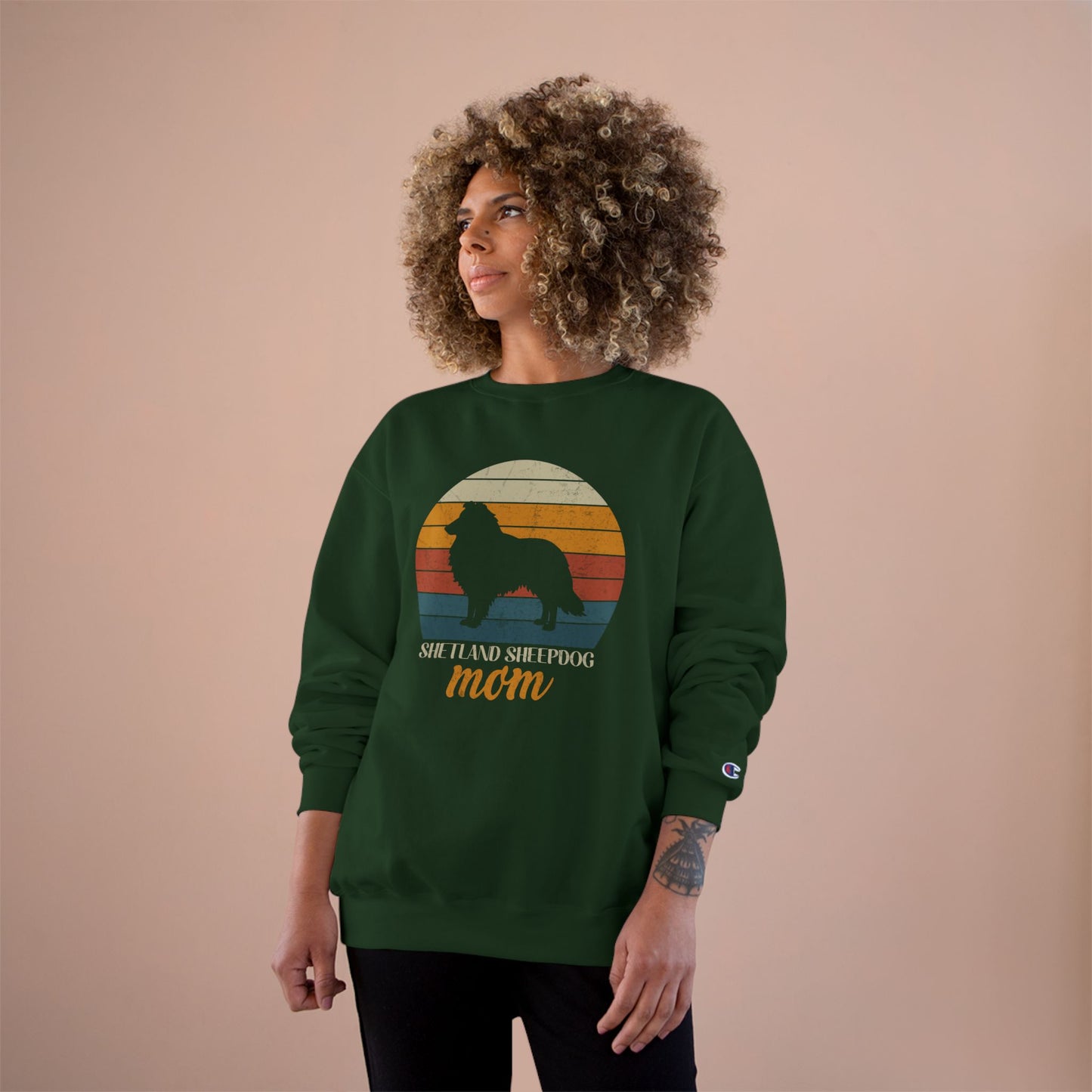 Shetland Sheepdog Mom Sunset – Retro Sunset Dog Mom Champion Crewneck Top